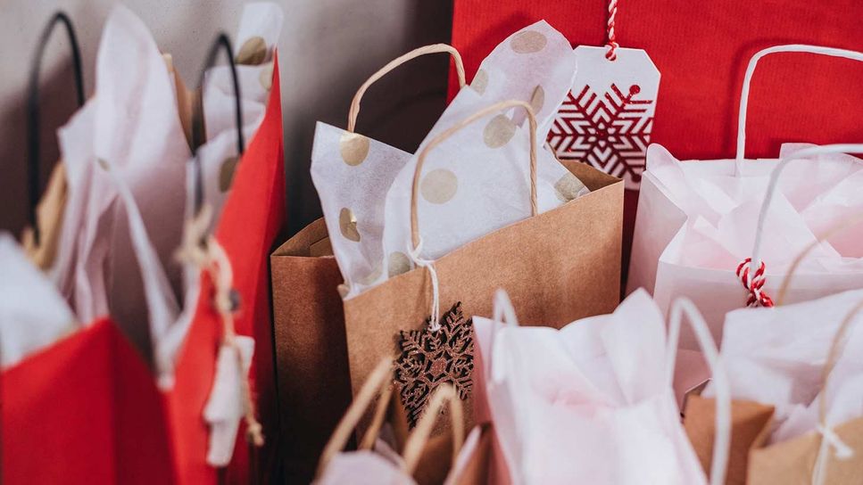 7 Ways to Enjoy the Holidays on a Budget
