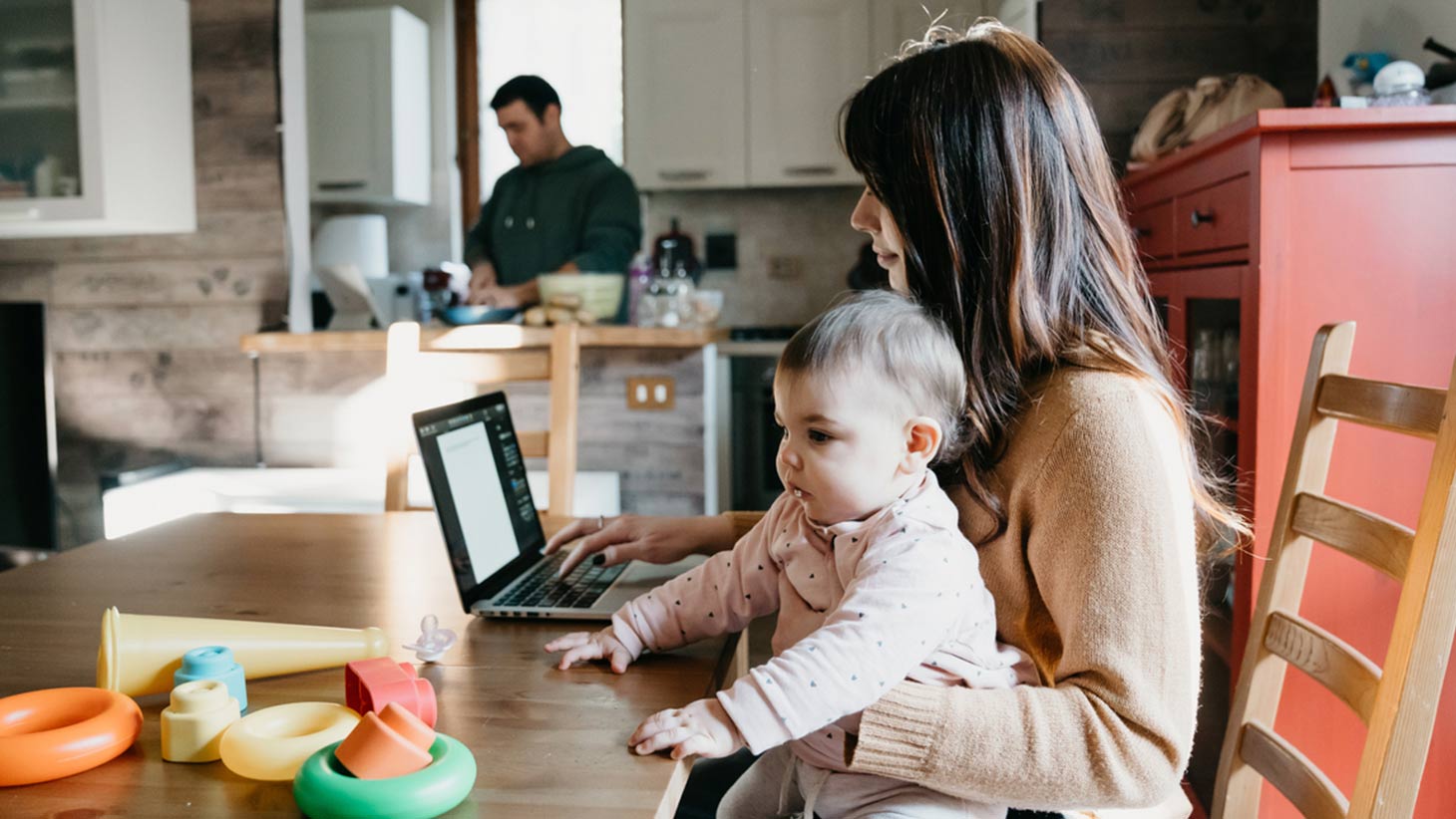 4 Ways for Stay-at-Home Parents to Make Money Without Leaving Home